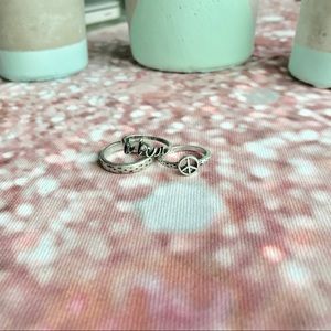 ✨SALE!! NWOT Set Of 3 Stackable Rings💕✨